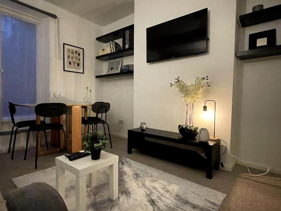 Modern And Luxurious 2 Bed Flat In Fulham Appartement